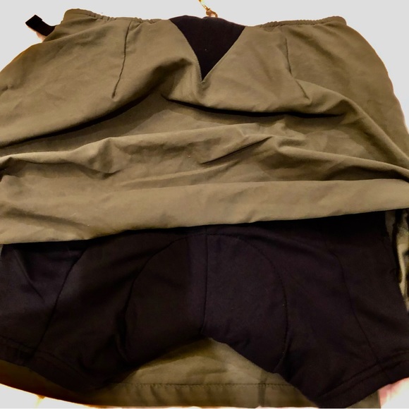 Terry Cycling Skort size 8 EUC $100 retail - Picture 5 of 6